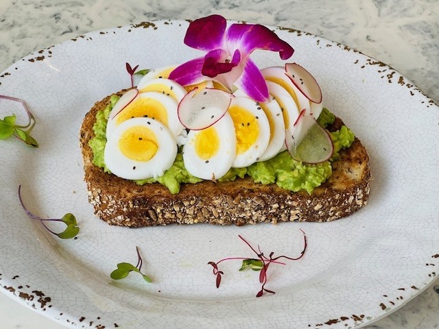 Smashed avocado toast