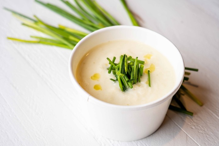 "Creamy" Cauliflower Soup