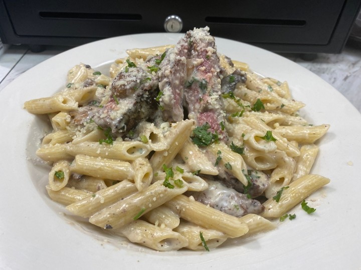 PASTA ALFREDO WITH STEAK