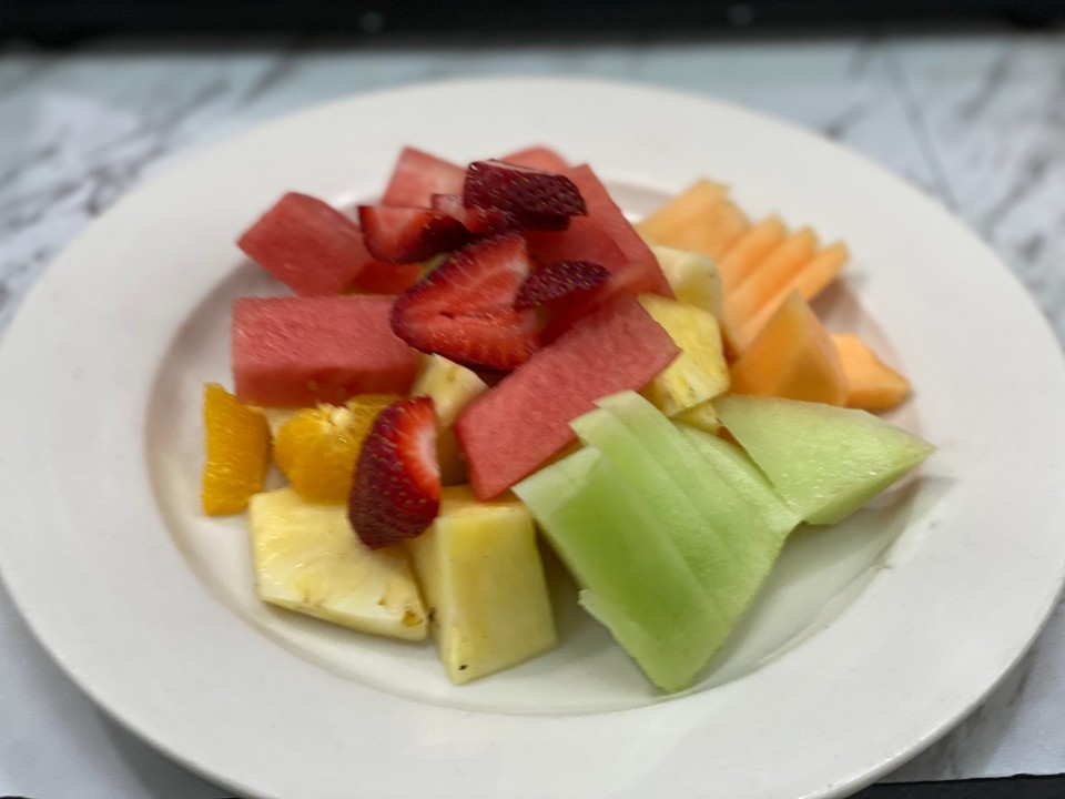 SMALL FRUIT PLATE WITH BAGEL