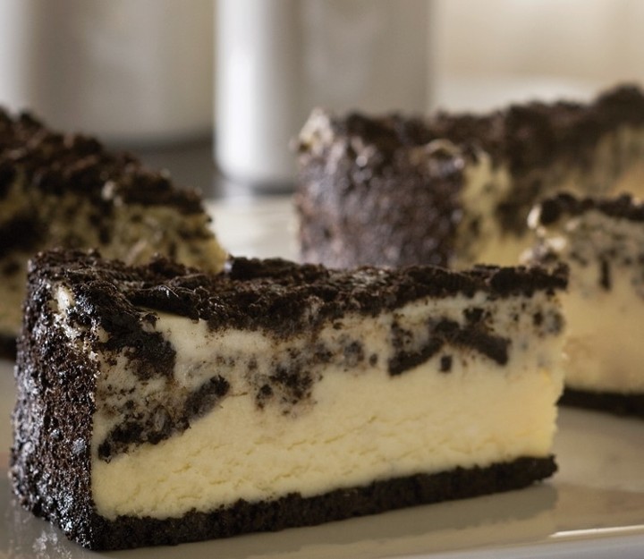 Oreo Cookies N' Cream Cheesecake slice