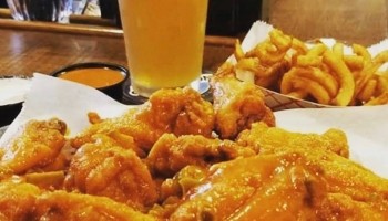 CJ's Hot Wings 704 E Broadway