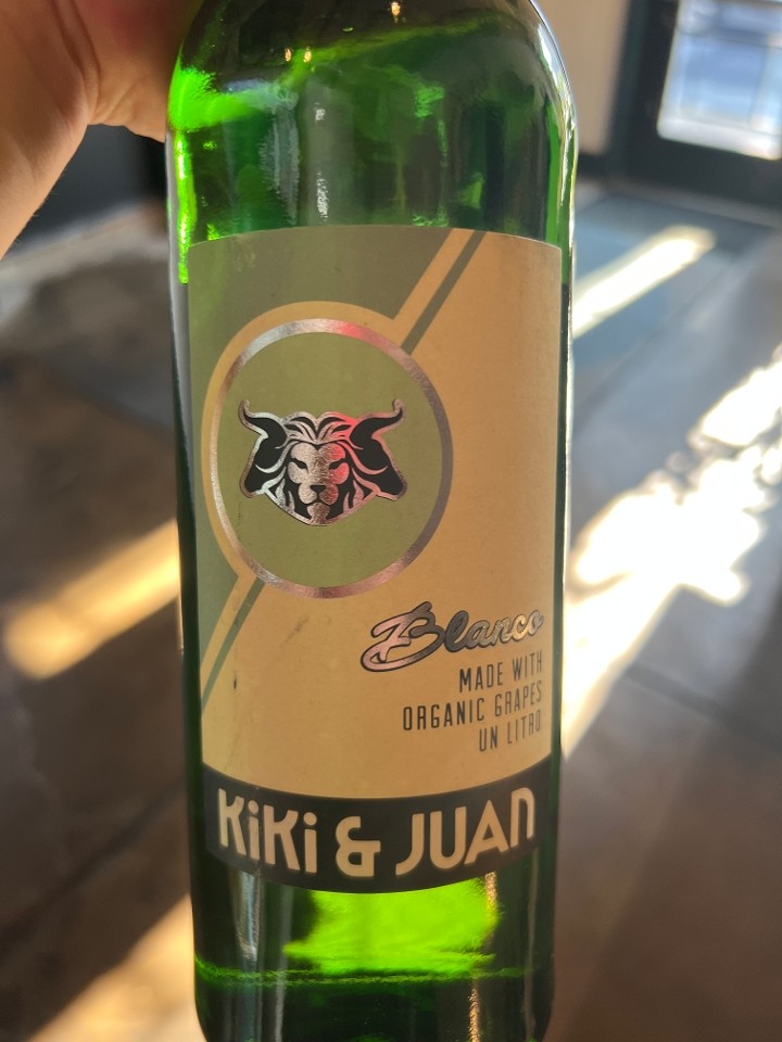 Kiki and Juan Blanco 1L