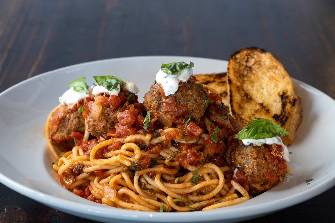 Pomodoro & Meatball Spaghetti