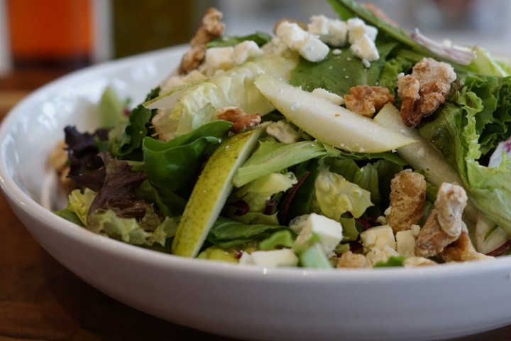 Pear & Gorgonzola Salad