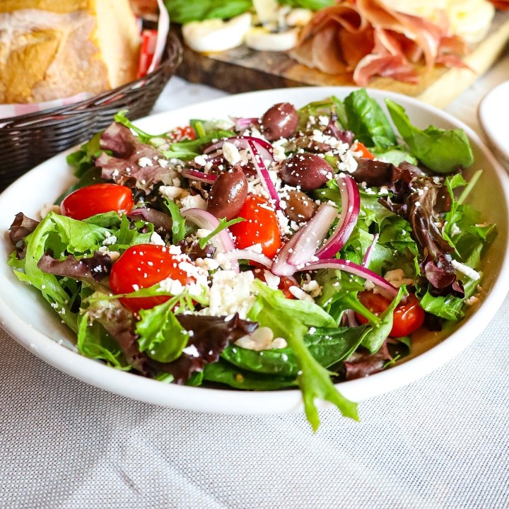 LG Mediterranean Salad