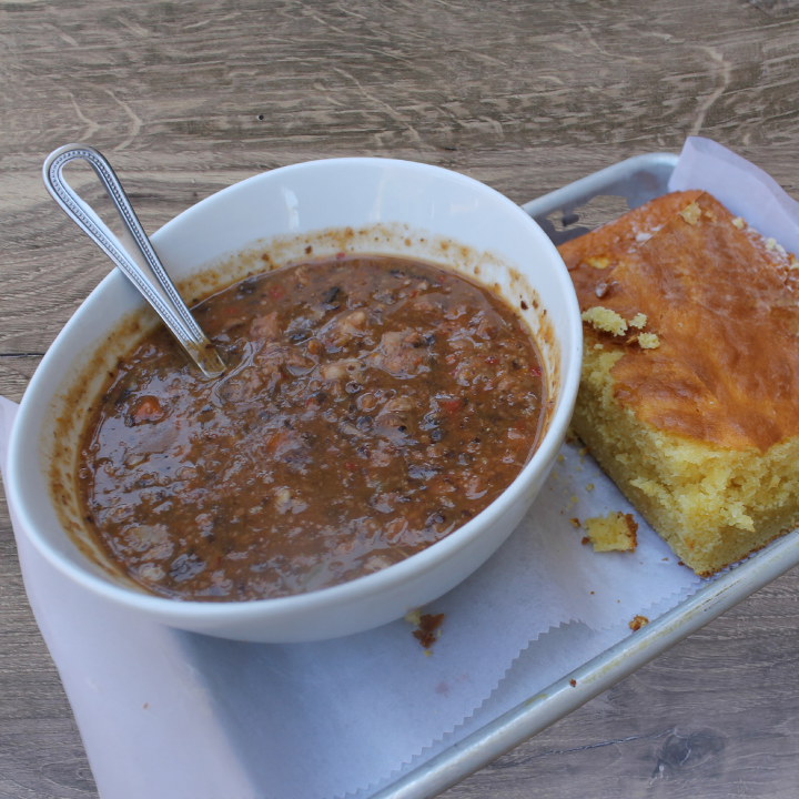 Chili & Cornbread