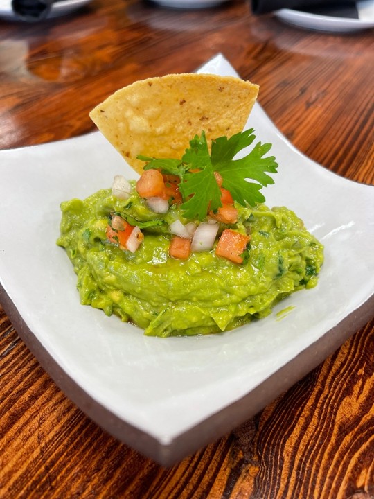 GUACAMOLE & CHIPS