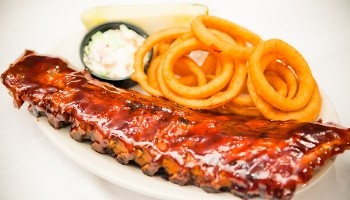 Twin Anchors Restaurant 1655 N. Sedgwick St