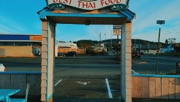 Naung Mai Thai Kitchen Oak Harbor