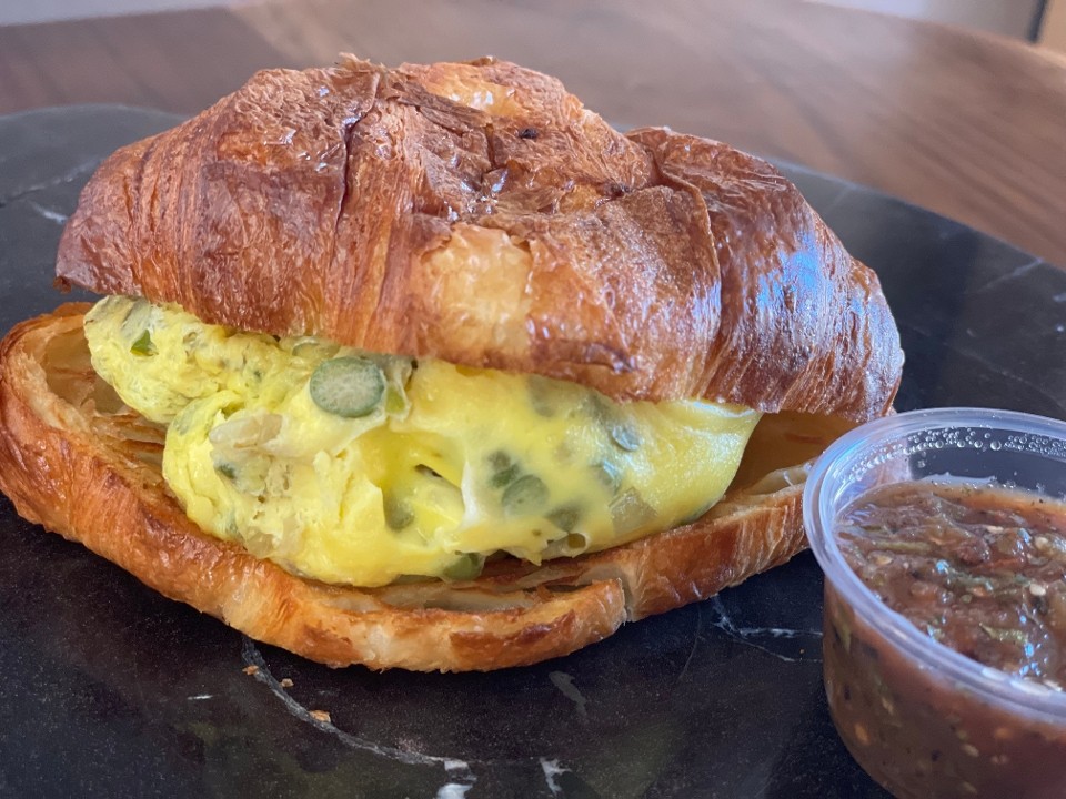 croissant egg + cheddar