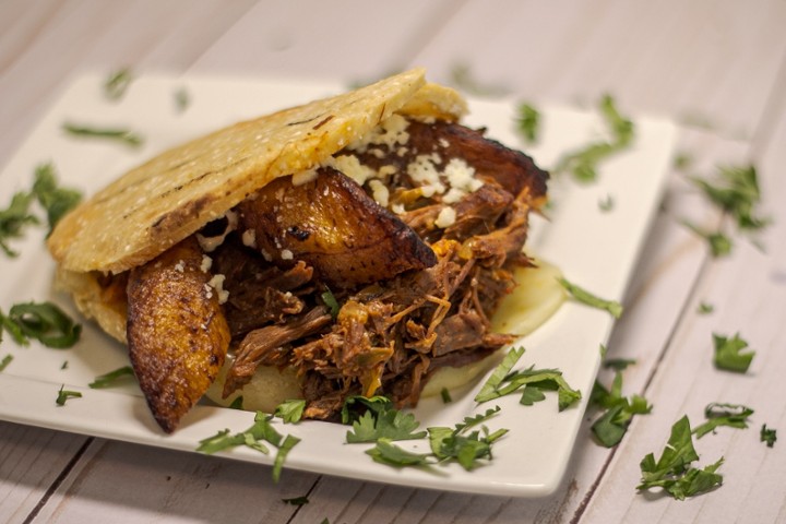 Ropa Vieja Arepa