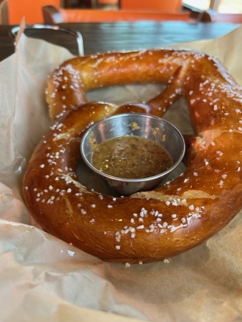 JUMBO PRETZEL