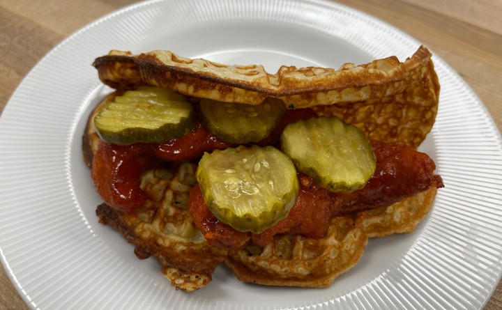 NASHVILLE HOT FRIED CHICKEN WAFFLE