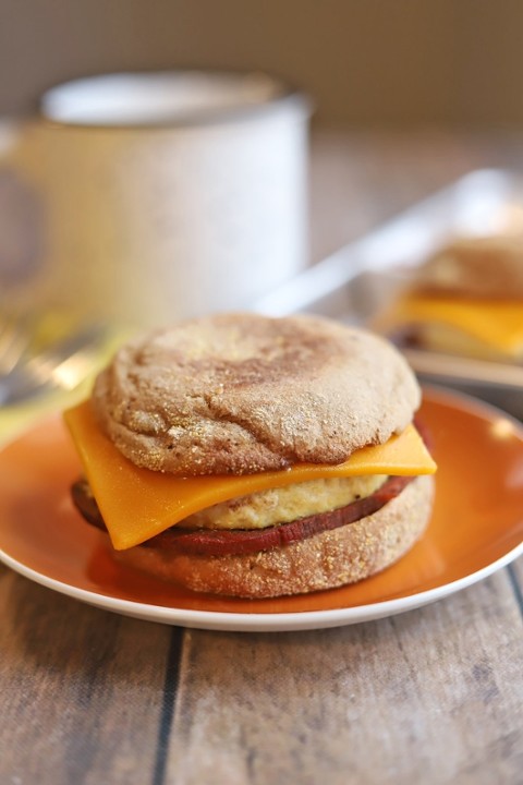 VEGAN EGG ENGLISH MUFFINS