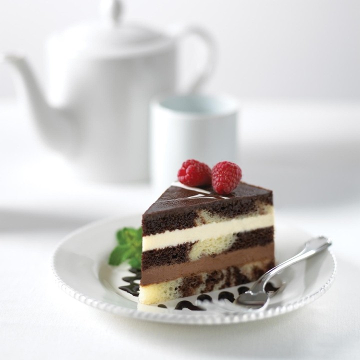 TUXEDO TRUFFLE MOUSSE CAKE (SLICE)