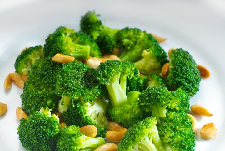 Broccoli in Fresh Garlic Entree