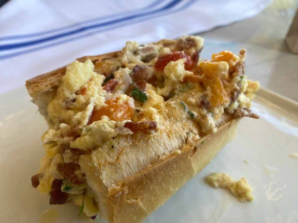 Avocado, Bacon & egg breakfast Half sandwich