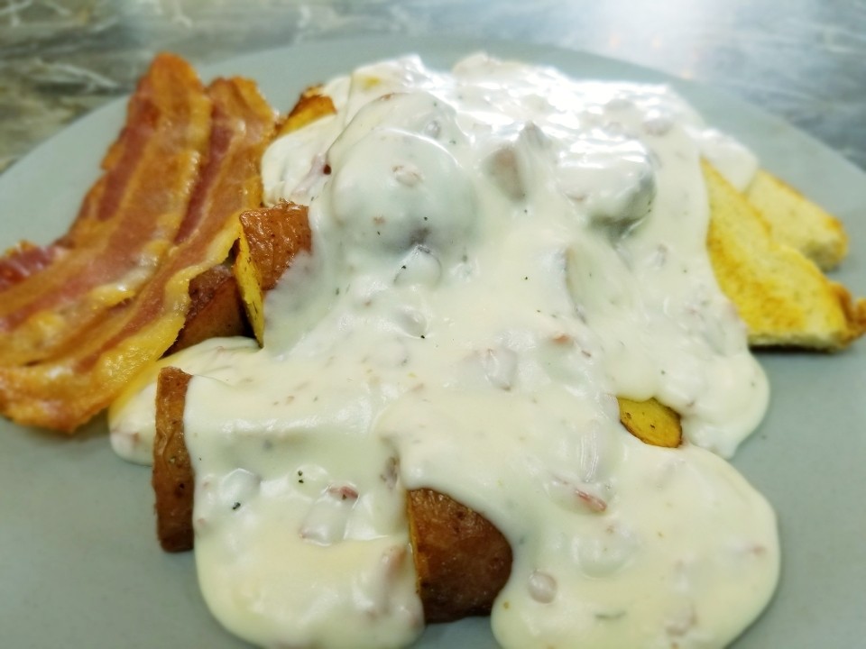 Chipped Beef Gravy & Toast