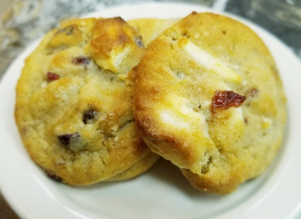 White Chocolate & Cranberry Cookie