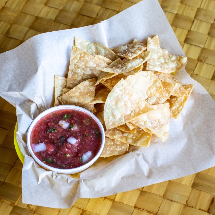 Chips & Red Salsa Lg