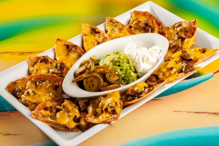 Deluxe Nachos Half