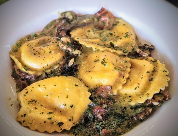 Cheese Ravioli Fungi Pesto