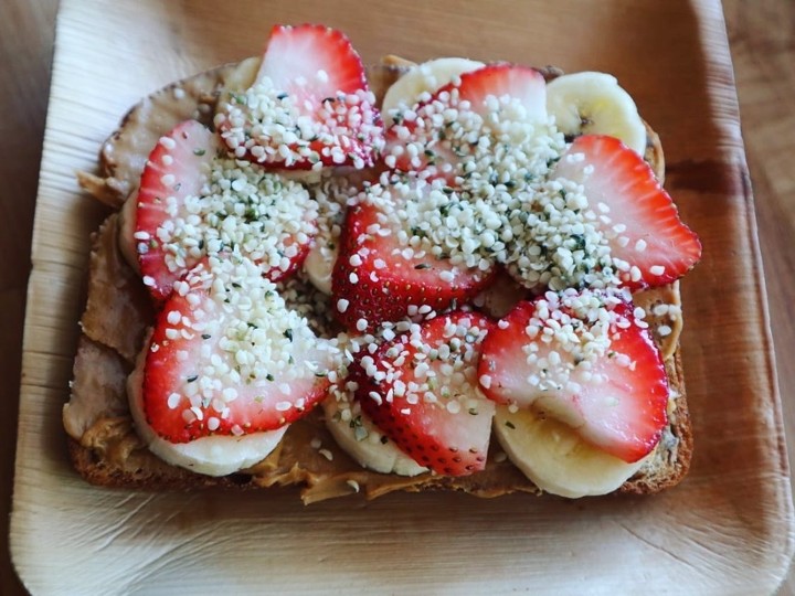 Peanut butter toast with banana strawberry and hemp seed (1slice)