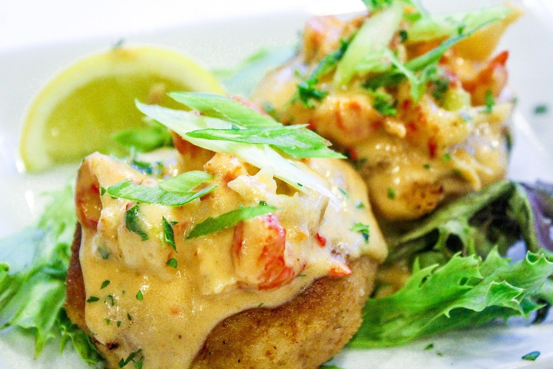 SILAS' CRAB CAKES