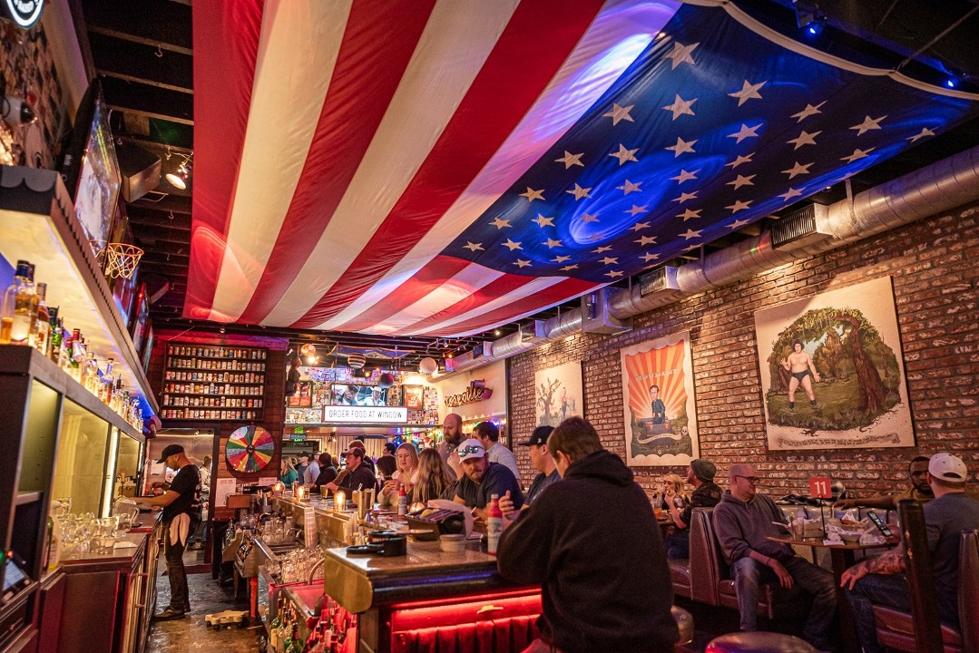 Harbor Town Pub 1125 Rosecrans St