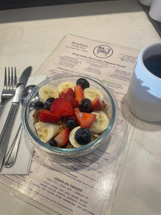 Housemade Granola & Seasonal Berry Parfait