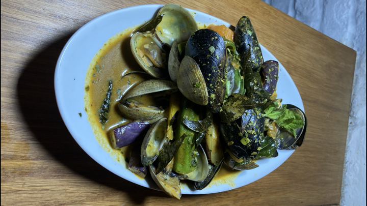 Thai Curry Mussels & Clams