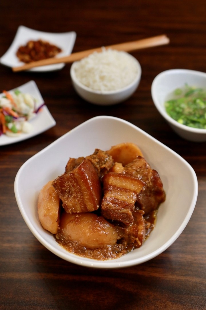 Wat Thar + Arloo Hnin ( Pork stew with Potato )