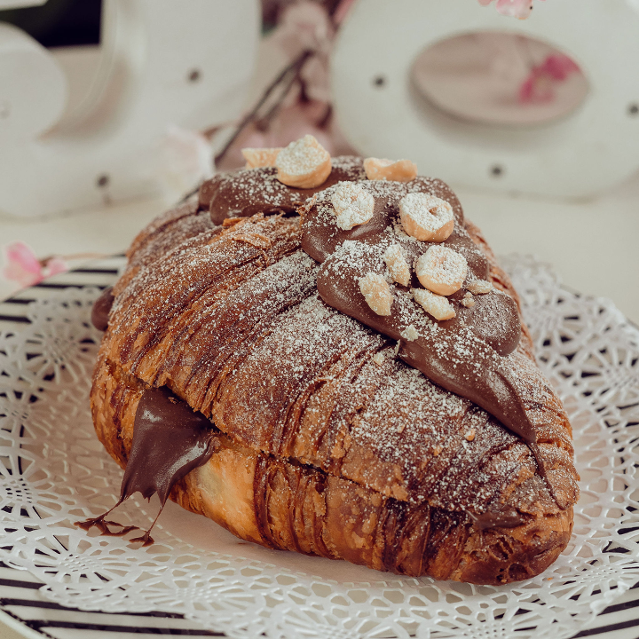 NUTELLA CROISSANT