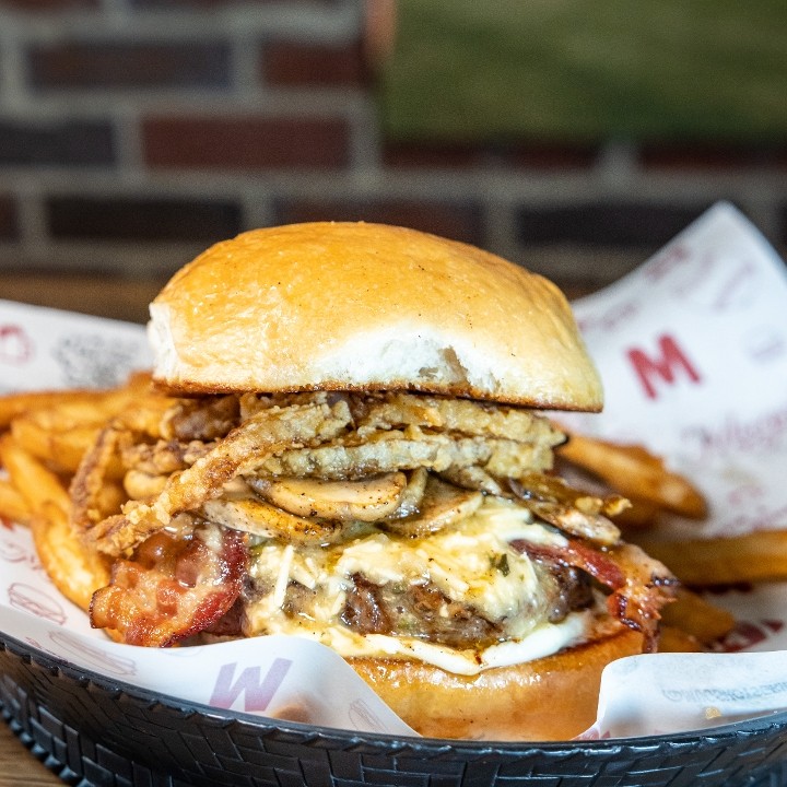 GARLIC PARMESAN BACON BURGER