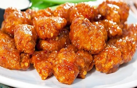 Lunch Special: 1/2 LB boneless wings with Fries (Available From 11am - 2pm)