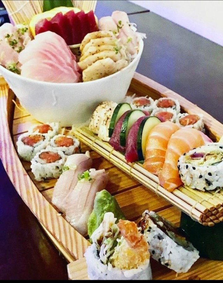 Sushi Sashimi BOAT