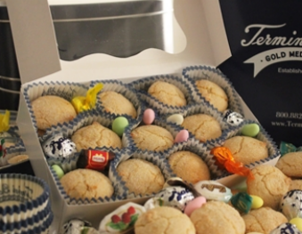 Amaretti Cookie Box