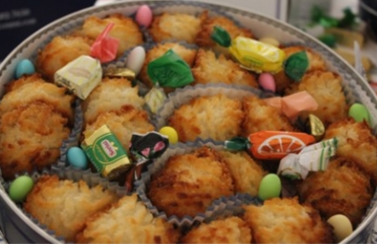 Coconut Macaroon Tin