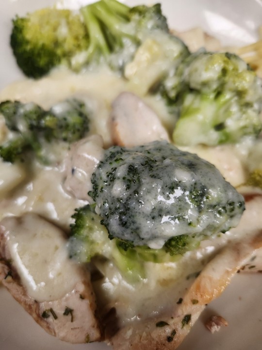 Chicken & Broccoli Alfredo