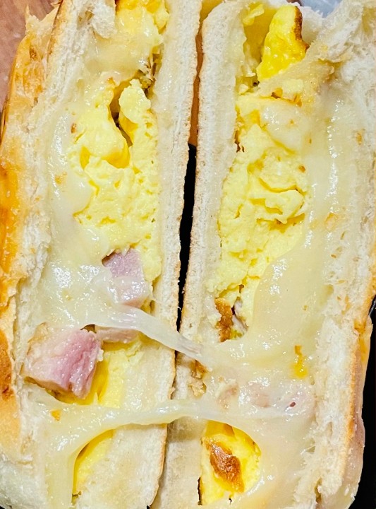 Revueltos (egg, ham and cheese)