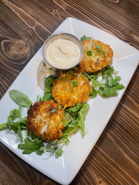 MINI CRAB CAKES APPETIZER