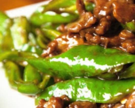 BEEF WITH SPICY GREEN PEPPERS 小辣椒牛肉