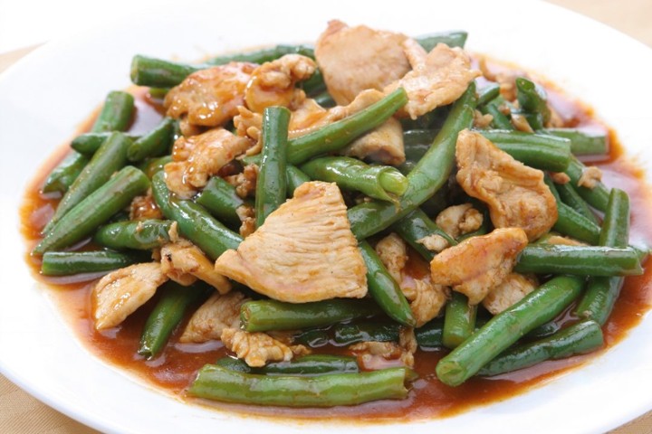 Stir-Fried Green Beans (Pad Prik-Khing) with Rice