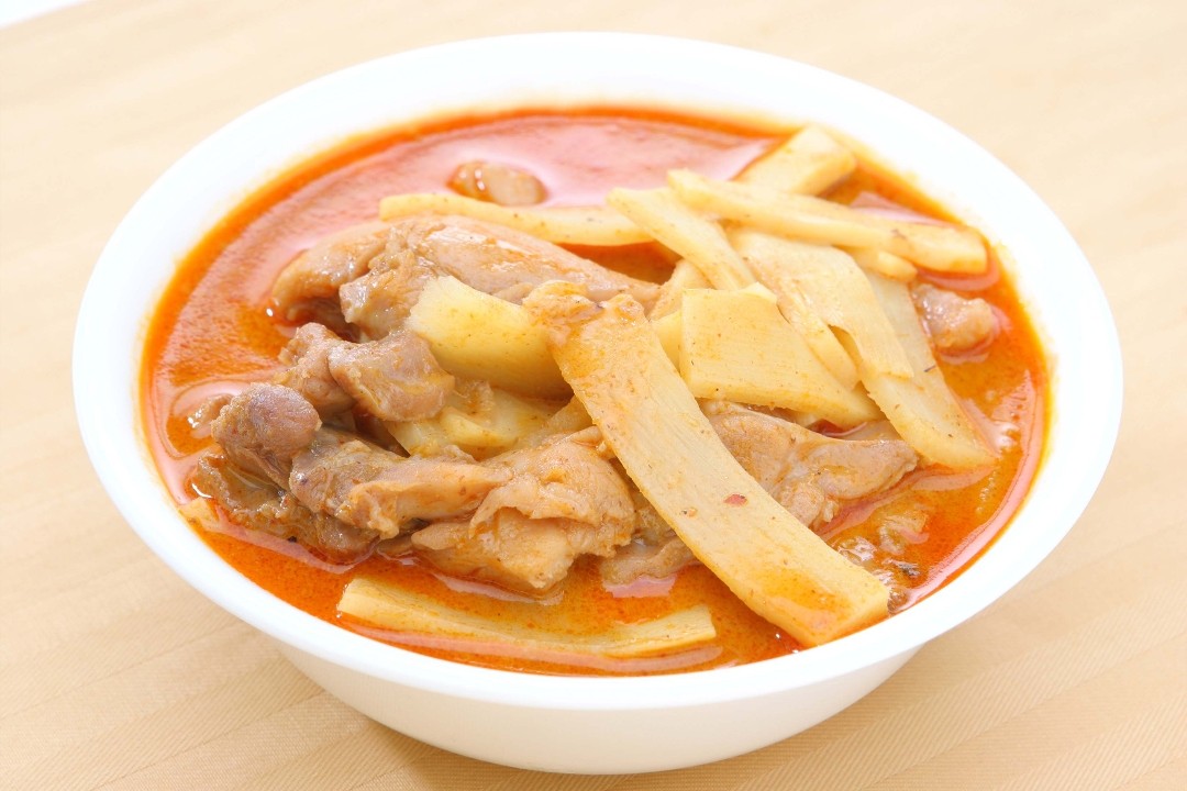 Panang Chicken Curry with bamboo shoots (cannot be made vegetarian)