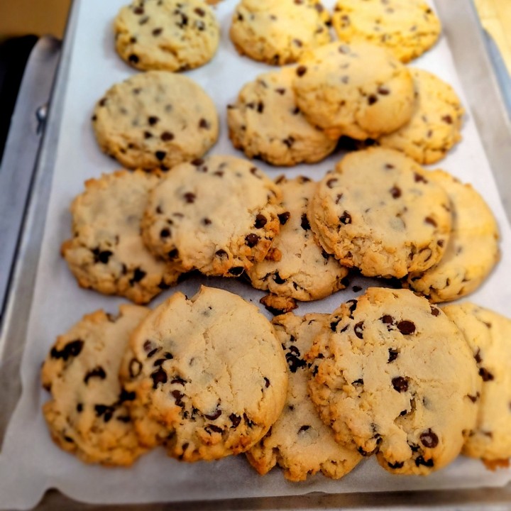 CHOCOLATE CHIP COOKIE