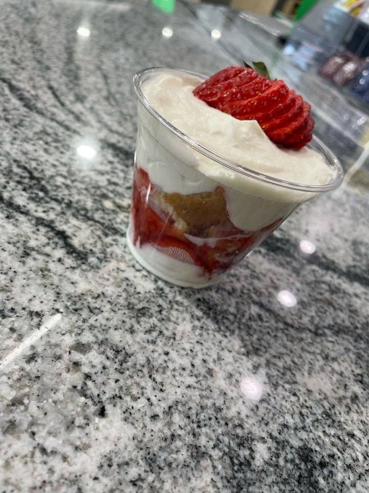 Strawberry Shortcake Cup (9oz)