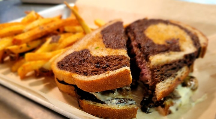 Wally's Way Patty Melt