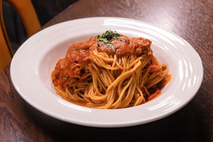 Spaghetti with Tomato Basil Sauce ~