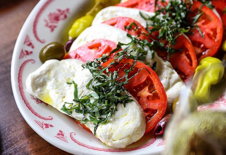 Mozzarella & Tomato - Large -